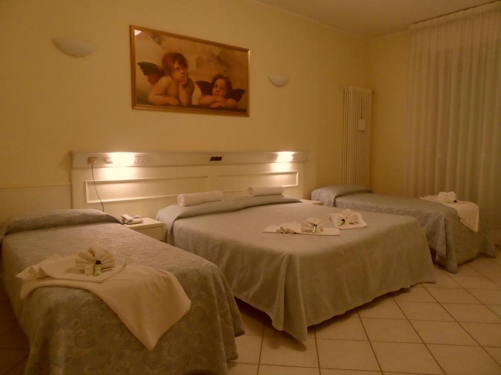 Hotel Arizona Riccione Room photo